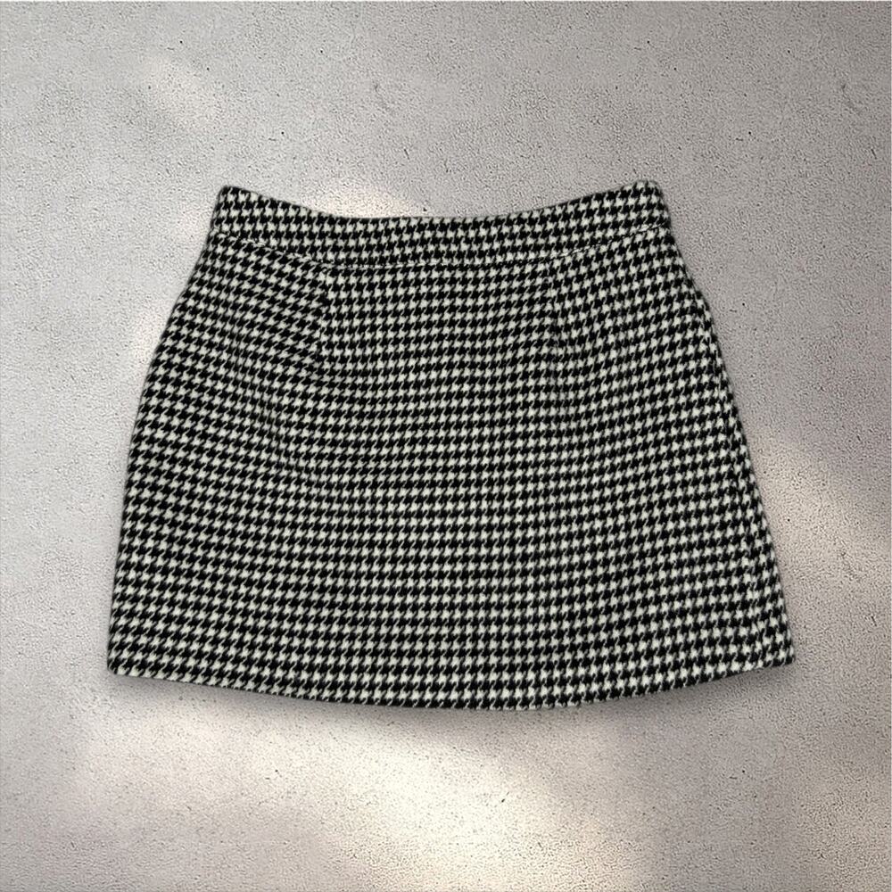 Forever 21 Houndstooth Mini Skirt Women's L Black Button Front Preppy Old Money - Picture 2 of 9